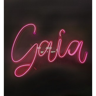 Scritta "Gaia" luminosa in plexiglass trasparente con Neon fucsia - lunghezza 70cm